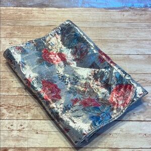 COPY Echo Shimmering Metallic Fabric Scarf